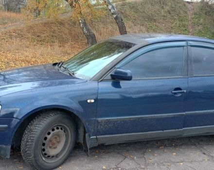 Синий Фольксваген Пассат, объемом двигателя 1.8 л и пробегом 283 тыс. км за 2650 $, фото 2 на Automoto.ua