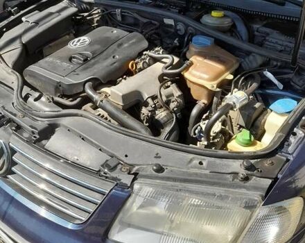 Синий Фольксваген Пассат, объемом двигателя 1.8 л и пробегом 376 тыс. км за 3500 $, фото 13 на Automoto.ua