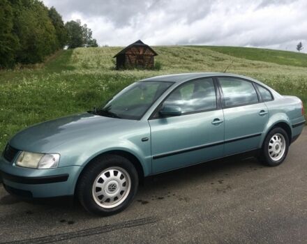 Синий Фольксваген Пассат, объемом двигателя 1.6 л и пробегом 285 тыс. км за 3750 $, фото 2 на Automoto.ua