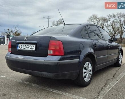 Синий Фольксваген Пассат, объемом двигателя 1.6 л и пробегом 326 тыс. км за 3800 $, фото 7 на Automoto.ua