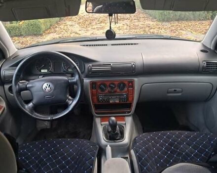 Синій Фольксваген Пассат, об'ємом двигуна 1.6 л та пробігом 294 тис. км за 2600 $, фото 7 на Automoto.ua