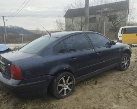 Синий Фольксваген Пассат, объемом двигателя 1.8 л и пробегом 239 тыс. км за 1200 $, фото 5 на Automoto.ua