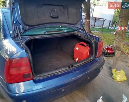 Синий Фольксваген Пассат, объемом двигателя 2.5 л и пробегом 400 тыс. км за 3000 $, фото 5 на Automoto.ua