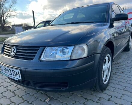 Синий Фольксваген Пассат, объемом двигателя 1.8 л и пробегом 330 тыс. км за 2700 $, фото 1 на Automoto.ua
