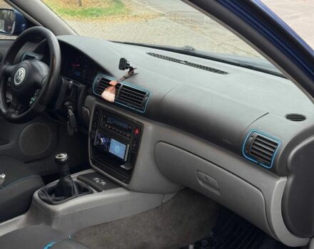 Синий Фольксваген Пассат, объемом двигателя 1.6 л и пробегом 255 тыс. км за 3599 $, фото 14 на Automoto.ua