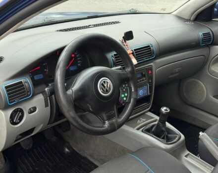 Синий Фольксваген Пассат, объемом двигателя 1.6 л и пробегом 255 тыс. км за 3599 $, фото 12 на Automoto.ua