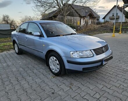 Синий Фольксваген Пассат, объемом двигателя 1.9 л и пробегом 200 тыс. км за 1900 $, фото 1 на Automoto.ua