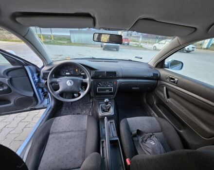 Синий Фольксваген Пассат, объемом двигателя 1.9 л и пробегом 200 тыс. км за 1900 $, фото 10 на Automoto.ua