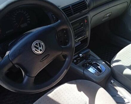 Синий Фольксваген Пассат, объемом двигателя 1.78 л и пробегом 277 тыс. км за 3200 $, фото 6 на Automoto.ua