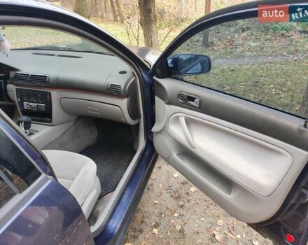 Синій Фольксваген Пассат, об'ємом двигуна 1.8 л та пробігом 330 тис. км за 3400 $, фото 23 на Automoto.ua