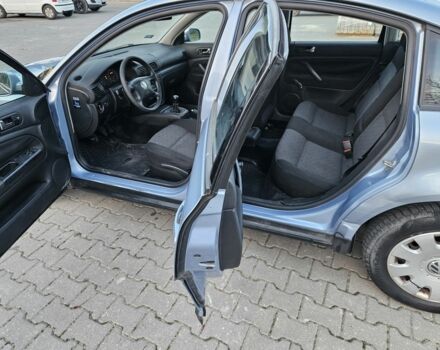 Синий Фольксваген Пассат, объемом двигателя 1.9 л и пробегом 200 тыс. км за 1900 $, фото 6 на Automoto.ua