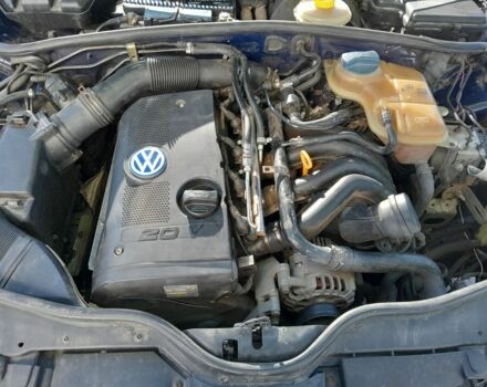 Синий Фольксваген Пассат, объемом двигателя 1.8 л и пробегом 421 тыс. км за 2806 $, фото 4 на Automoto.ua