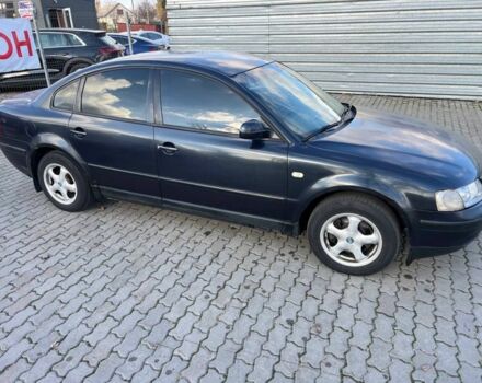 Синий Фольксваген Пассат, объемом двигателя 1.8 л и пробегом 330 тыс. км за 2700 $, фото 4 на Automoto.ua