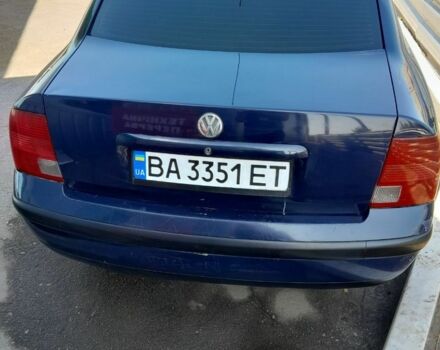 Синий Фольксваген Пассат, объемом двигателя 1.8 л и пробегом 421 тыс. км за 2806 $, фото 3 на Automoto.ua