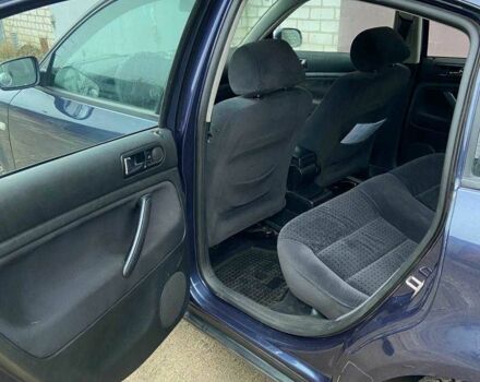 Синий Фольксваген Пассат, объемом двигателя 1.8 л и пробегом 351 тыс. км за 3400 $, фото 8 на Automoto.ua