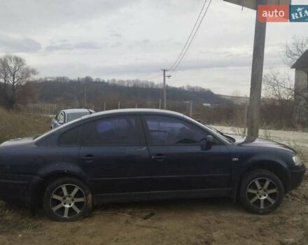 Синий Фольксваген Пассат, объемом двигателя 1.78 л и пробегом 239 тыс. км за 1200 $, фото 3 на Automoto.ua