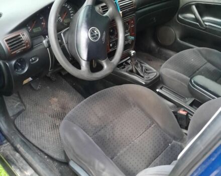 Синий Фольксваген Пассат, объемом двигателя 1.8 л и пробегом 421 тыс. км за 2806 $, фото 1 на Automoto.ua