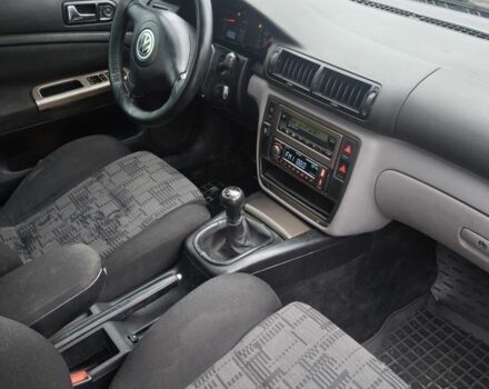 Синій Фольксваген Пассат, об'ємом двигуна 1.8 л та пробігом 111 тис. км за 1750 $, фото 7 на Automoto.ua