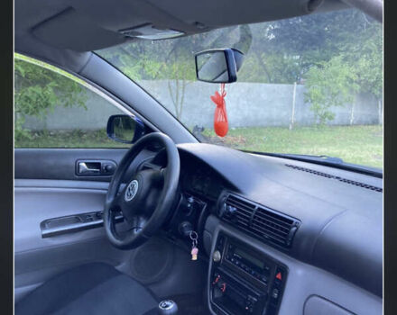 Синій Фольксваген Пассат, об'ємом двигуна 1.6 л та пробігом 216 тис. км за 4000 $, фото 2 на Automoto.ua