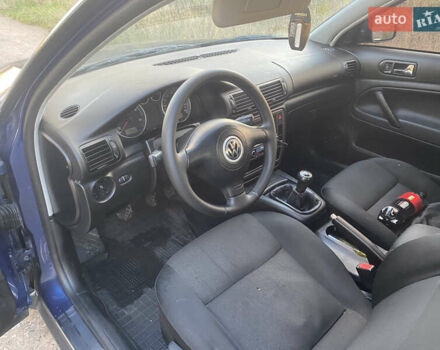 Синий Фольксваген Пассат, объемом двигателя 1.9 л и пробегом 441 тыс. км за 4499 $, фото 12 на Automoto.ua