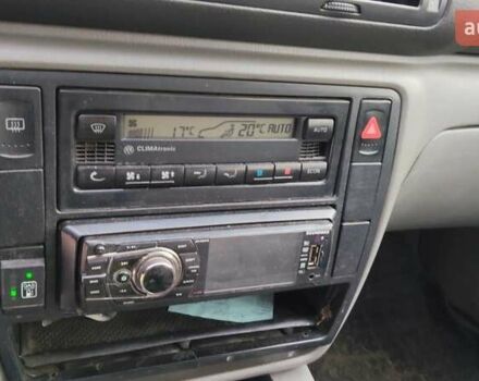 Синій Фольксваген Пассат, об'ємом двигуна 1.8 л та пробігом 231 тис. км за 3100 $, фото 5 на Automoto.ua