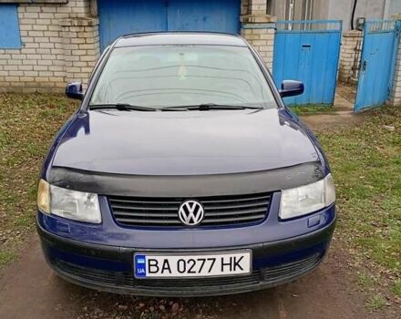 Синий Фольксваген Пассат, объемом двигателя 1.6 л и пробегом 340 тыс. км за 4000 $, фото 1 на Automoto.ua