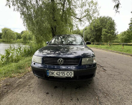 Синій Фольксваген Пассат, об'ємом двигуна 1.6 л та пробігом 364 тис. км за 3400 $, фото 1 на Automoto.ua