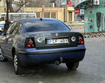 Синий Фольксваген Пассат, объемом двигателя 1.9 л и пробегом 300 тыс. км за 1850 $, фото 2 на Automoto.ua