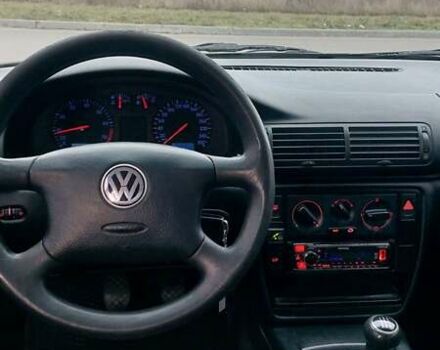 Синій Фольксваген Пассат, об'ємом двигуна 1.6 л та пробігом 245 тис. км за 3900 $, фото 13 на Automoto.ua