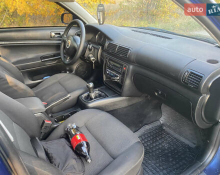 Синий Фольксваген Пассат, объемом двигателя 1.9 л и пробегом 441 тыс. км за 4499 $, фото 14 на Automoto.ua