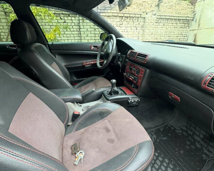 Синий Фольксваген Пассат, объемом двигателя 1.8 л и пробегом 328 тыс. км за 2600 $, фото 2 на Automoto.ua