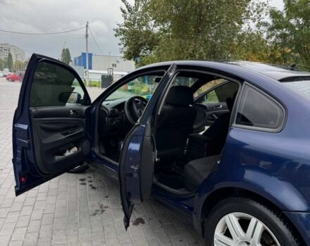 Синий Фольксваген Пассат, объемом двигателя 1.6 л и пробегом 264 тыс. км за 3100 $, фото 10 на Automoto.ua