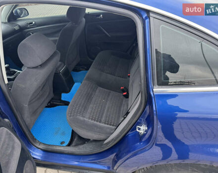 Синий Фольксваген Пассат, объемом двигателя 1.78 л и пробегом 280 тыс. км за 3990 $, фото 6 на Automoto.ua