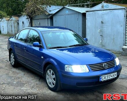 Синий Фольксваген Пассат, объемом двигателя 1.8 л и пробегом 258 тыс. км за 3999 $, фото 4 на Automoto.ua