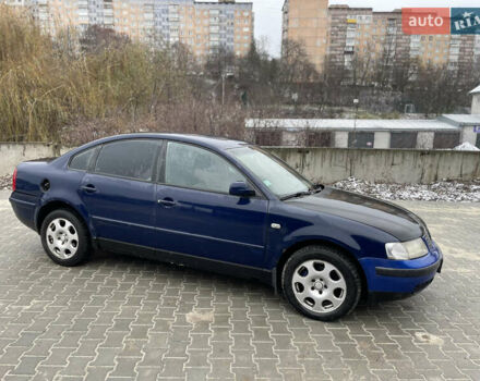 Синий Фольксваген Пассат, объемом двигателя 2.5 л и пробегом 330 тыс. км за 2750 $, фото 2 на Automoto.ua