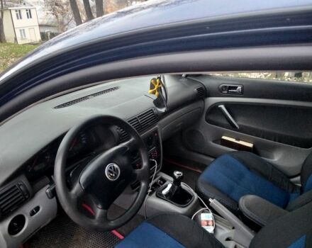 Синий Фольксваген Пассат, объемом двигателя 1.6 л и пробегом 305 тыс. км за 4000 $, фото 6 на Automoto.ua