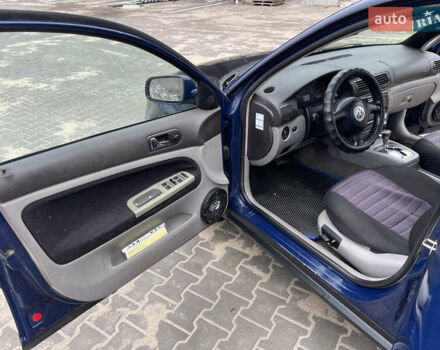 Синий Фольксваген Пассат, объемом двигателя 2.5 л и пробегом 330 тыс. км за 2750 $, фото 34 на Automoto.ua