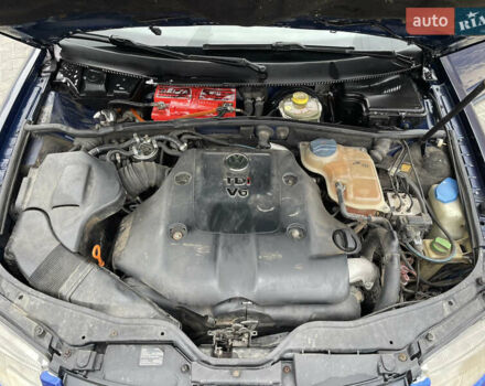 Синий Фольксваген Пассат, объемом двигателя 2.5 л и пробегом 330 тыс. км за 2750 $, фото 40 на Automoto.ua