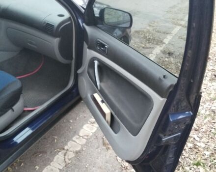 Синий Фольксваген Пассат, объемом двигателя 1.6 л и пробегом 305 тыс. км за 4000 $, фото 8 на Automoto.ua