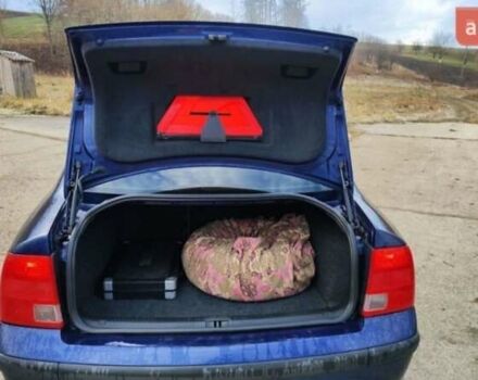 Синий Фольксваген Пассат, объемом двигателя 1.6 л и пробегом 261 тыс. км за 4150 $, фото 5 на Automoto.ua