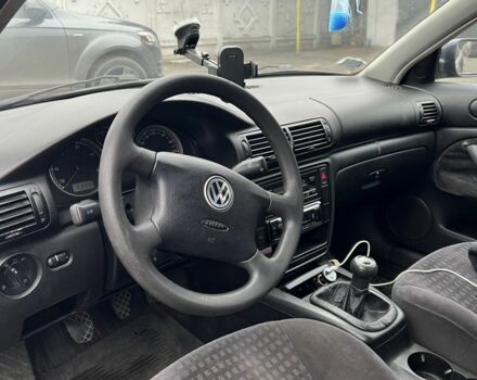 Синій Фольксваген Пассат, об'ємом двигуна 1.9 л та пробігом 475 тис. км за 1588 $, фото 4 на Automoto.ua