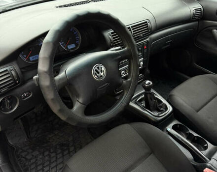 Синий Фольксваген Пассат, объемом двигателя 1.6 л и пробегом 309 тыс. км за 3850 $, фото 13 на Automoto.ua