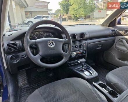 Синий Фольксваген Пассат, объемом двигателя 2 л и пробегом 291 тыс. км за 4199 $, фото 12 на Automoto.ua