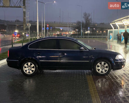 Синий Фольксваген Пассат, объемом двигателя 1.8 л и пробегом 386 тыс. км за 4750 $, фото 3 на Automoto.ua