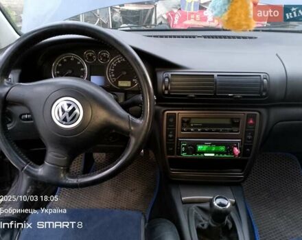 Синий Фольксваген Пассат, объемом двигателя 2.3 л и пробегом 308 тыс. км за 5000 $, фото 4 на Automoto.ua