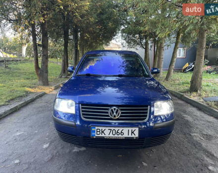 Фольксваген Пассат 2001 у Дубно на Automoto.ua Синій Фольксваген Пассат, об'ємом двигуна 1.6 л та пробігом 197 тис. км за 4600 $, фото 2 на Automoto.ua