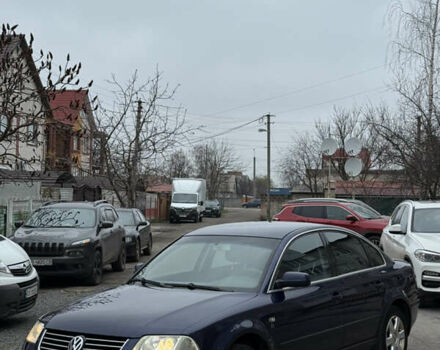 Синий Фольксваген Пассат, объемом двигателя 1.6 л и пробегом 309 тыс. км за 3850 $, фото 30 на Automoto.ua