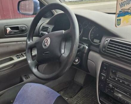 Синий Фольксваген Пассат, объемом двигателя 1.98 л и пробегом 400 тыс. км за 3500 $, фото 3 на Automoto.ua