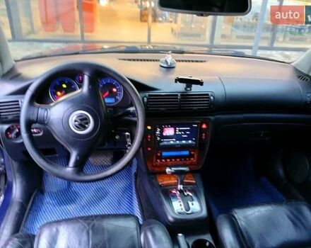 Синий Фольксваген Пассат, объемом двигателя 2.5 л и пробегом 380 тыс. км за 3800 $, фото 6 на Automoto.ua