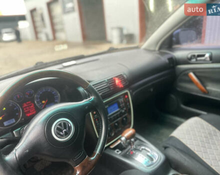 Синий Фольксваген Пассат, объемом двигателя 1.78 л и пробегом 380 тыс. км за 3199 $, фото 4 на Automoto.ua